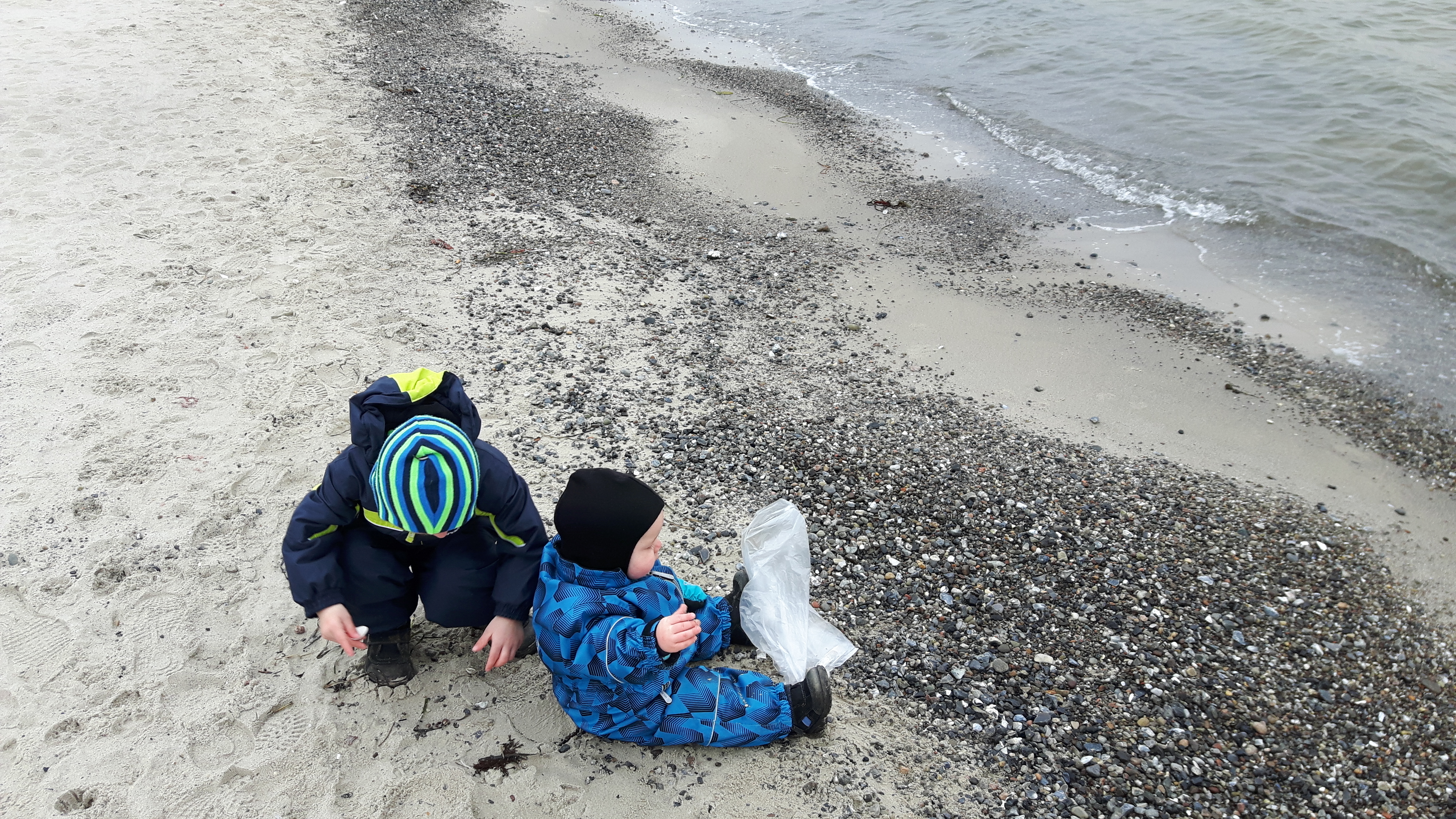 Naturdagplejebørn en tur ved stranden