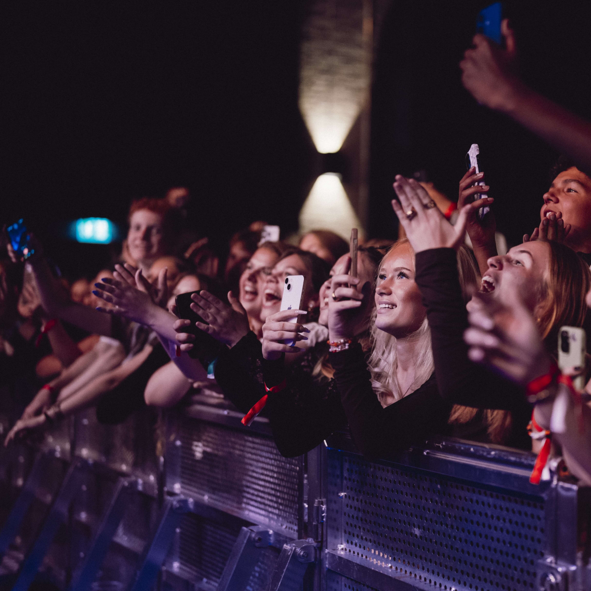 Unge fester til Studiestart 2025