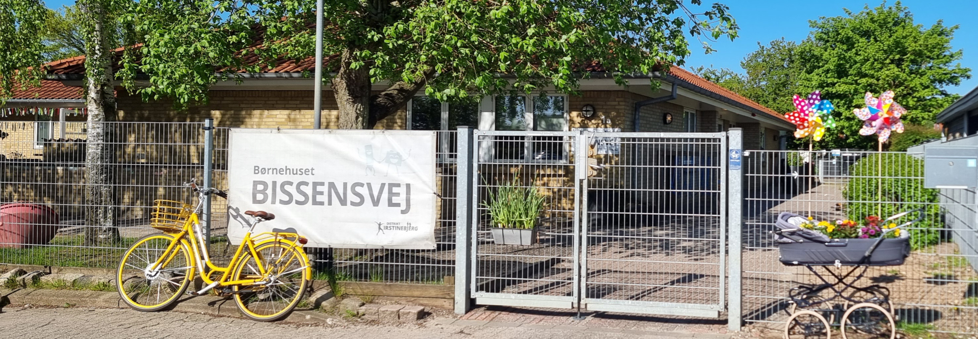Billede af hovedindgangen - Børnehuset Bissensvej
