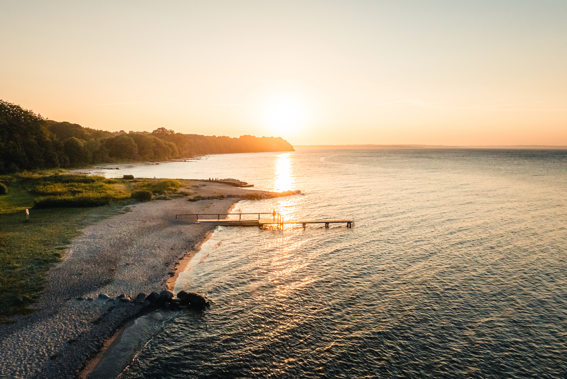 Trelde Næs strand i aftenlys